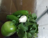 Foto del paso 2 de la receta: Salsa verde cruda con aguacate