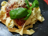 Fideos con salsa rápida y económica