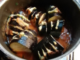 Berenjenas rellenas en salsa de tomate