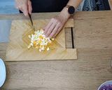 Foto del paso 2 de la receta: Ensalada de patatas, salmón y aguacate