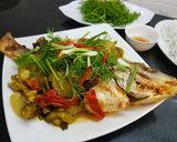 Hình bước làm 3 của món Cá hồng xám um dưa cải muối