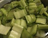 Foto del paso 2 de la receta: Pencas de acelga al escabeche!
