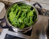 A picture of step 1 of Spinach with Chickpeas.
