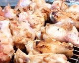 รูปขั้นตอนการทำที่ 3 ของ ปีกไก่ย่างเกลือ (เสริฟพร้อมข้าวเหนียวนึ่งร้อนๆ)