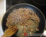 A picture of step 2 of Spaghetti with ground meat.