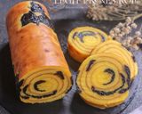 Foto langkah ke 7 dari resep Lapis Legit Prunes Roll.