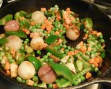 வெஜ்ஜி வ்ரைட் சாதம் (Veggie fried saatham recipe in tamil) ரெசிபி ஸ்டேப் 3 புகைப்படம்