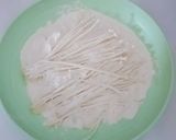 Foto langkah ke 3 dari resep Jamur Enoki Crispy.