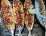 Foto langkah ke 3 dari resep Ikan Kembung Bakar Pedas Manis.