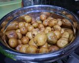 Foto langkah ke 1 dari resep Cheesy Baby Potato.