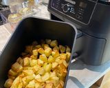 A picture of step 3 of Spicy Lebanese Potatoes in an air fryer- Batata harra.