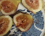 A picture of step 1 of Fresh figs with mascarpone.