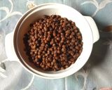 A picture of step 2 of Spicy chana chaat.