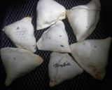 A picture of step 9 of Airfried Aloo Samosas.