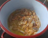 Foto del paso 2 de la receta: Aceite de langostinos