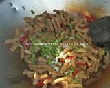 Foto langkah ke 6 dari resep Tempe Gembus Oseng Pedas.