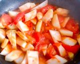 Hình bước làm 3 của món 🌱 Su Hào Xào Cà Chua (Vegan)