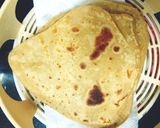 अजवाइन वाला गेहूं के आटे का तिकोना पराठा (Ajwain wala gehu ke aate ka tikona paratha Hindi) रेसिपी चरण 6 फोटो