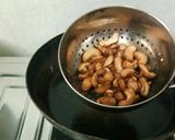 A picture of step 3 of Pohe ka fried chivda.