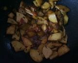A picture of step 4 of Potato-Tomato Fried.