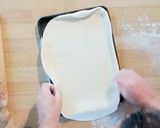 A picture of step 5 of Pissaladier.