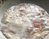 Gambar langkah 3 resipi Sup Cendawan Tumis.