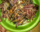 Foto langkah ke 2 dari resep Oseng Ikan Klothok Cabe Hijau.