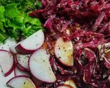 Foto del paso 4 de la receta: Ensalada "R" radicheta, radiccio, rabanito, remolacha, etc