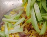 Foto langkah ke 4 dari resep Tumis Labu Siam Jagung Manis.