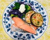 Foto del paso 3 de la receta: Salmón al horno y  berenjenas rellenas con Pechuga de pollo molido !