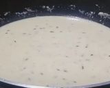 A picture of step 4 of Methi matar malai.