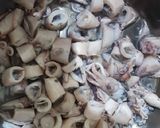 Foto langkah ke 3 dari resep Cumi Kering Tomat Ijo.