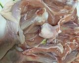 A picture of step 2 of Steamed Chicken with Various Herbs.