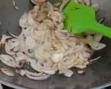 A picture of step 4 of Methi Malai matar.