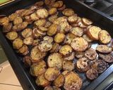 Une image de l'étape 7 de Pommes de terre roseval rôties aux épices, ail, échalotes et origan.