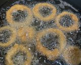 A picture of step 5 of Onion Rings.