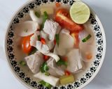 รูปขั้นตอนการทำที่ 2 ของ "ต้มยำกระดูกหมู&เห็ดนางฟ้าภูฐาน" 🍖🍄🌶