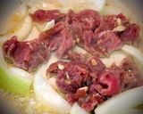 Hình bước làm 2 của món Nui Xào Bò