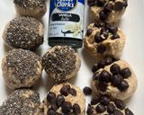 A picture of step 2 of Vanilla oat power balls.