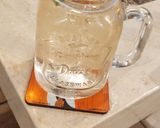 Foto del paso 3 de la receta: Agua detox de piña, fresa y menta