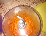 Foto langkah ke 4 dari resep Sawi gulung isi ayam saos pedas.