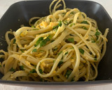 Foto del paso 3 de la receta: Tallarines con huevos y perejil