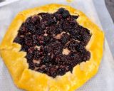 Une image de l'étape 6 de °Tarte rustique aux mûres et aux noisettes°.