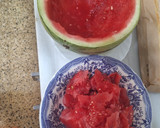 Foto del paso 1 de la receta: Macedonia con sandía, manzana y frutos rojos