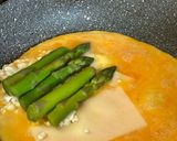Foto del paso 6 de la receta: 🥚 Omelette de espárragos y queso de cabra 🥚
