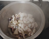 Foto del paso 2 de la receta: Sepia con patatas y habas
