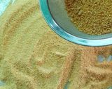 A picture of step 2 of Besan Halwa.