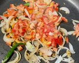 A picture of step 2 of Bread Upma.
