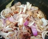 صورة لخطوة 2 من وصفة طاجن لحمة بالبصل والبطاطس يجنن 😋