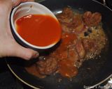 A picture of step 6 of Persian lamb kidneys with tomato sauce.